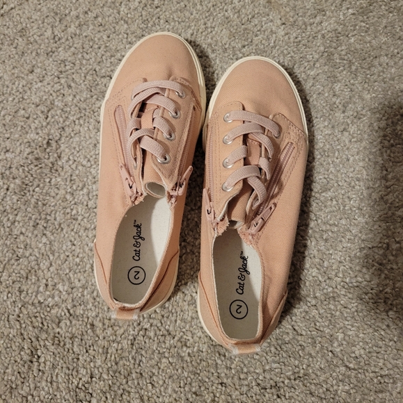 Shoes - Picture 5 of 5